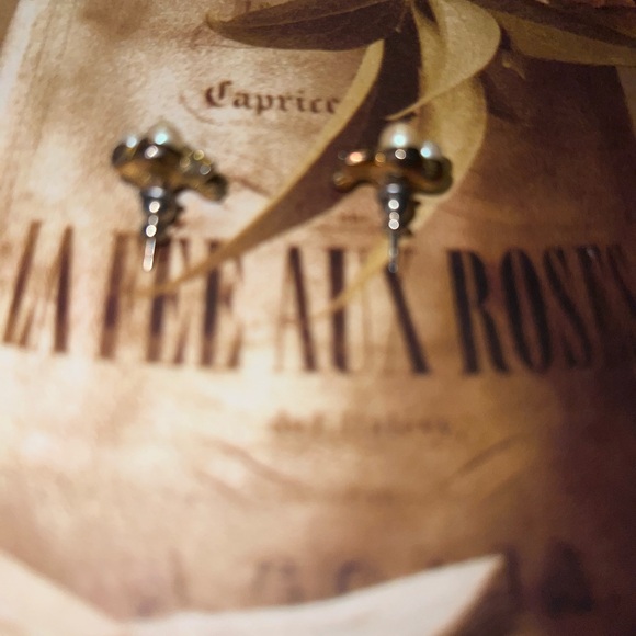 Avon Vintage gold plated earrings with pearl clusters like a grape design - Picture 12 of 13